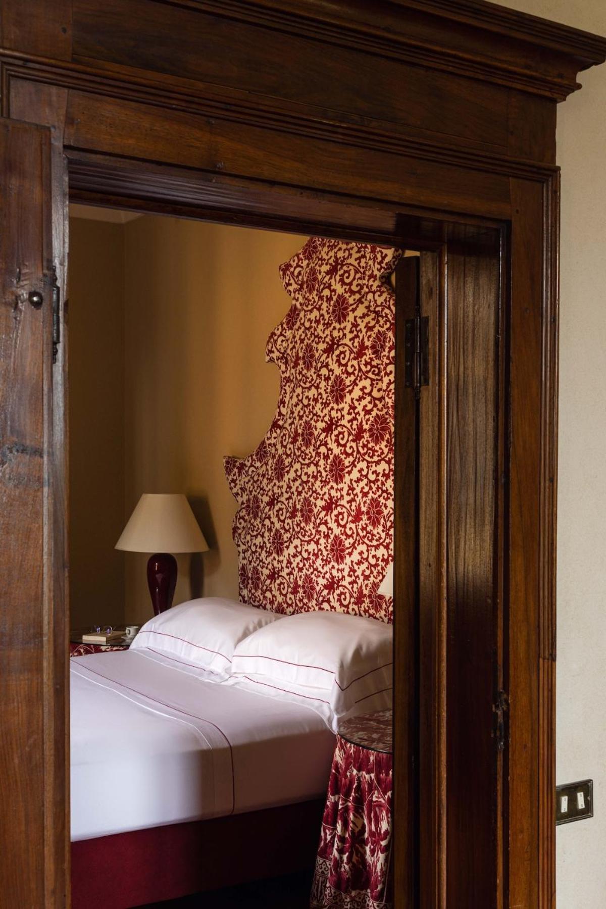 Deluxe Room,1599641563:JPEG