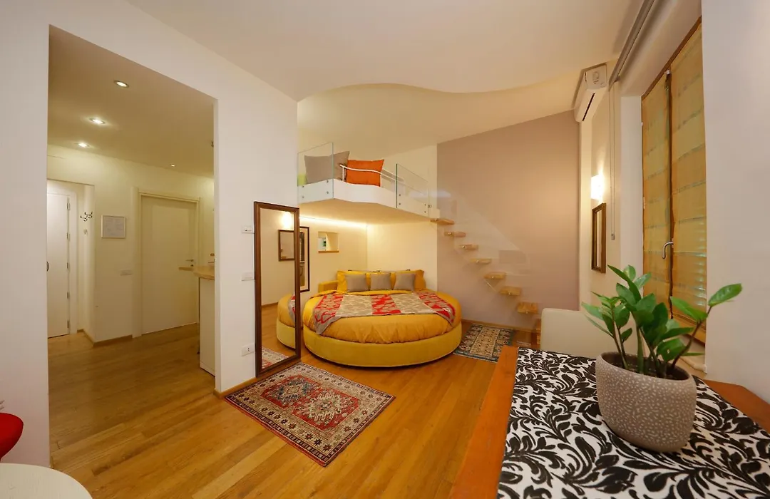 Siena Uptown - Sabrina'S Cozy Apartment-1