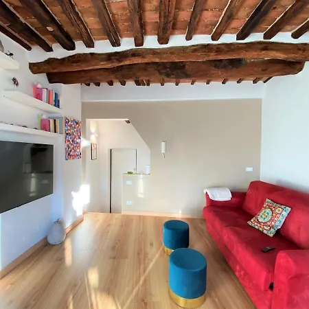 CASA ILARIA - Luminoso Appartamento con Vista nel Centro Storico-3