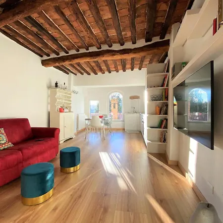 CASA ILARIA - Luminoso Appartamento con Vista nel Centro Storico-2