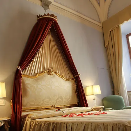 Residenza d'Epoca Palazzo Borghesi-3